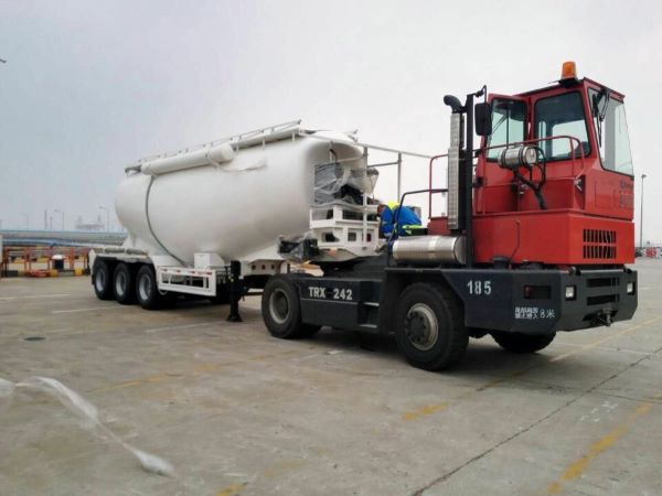 bulk cement trailer loady by roro ship