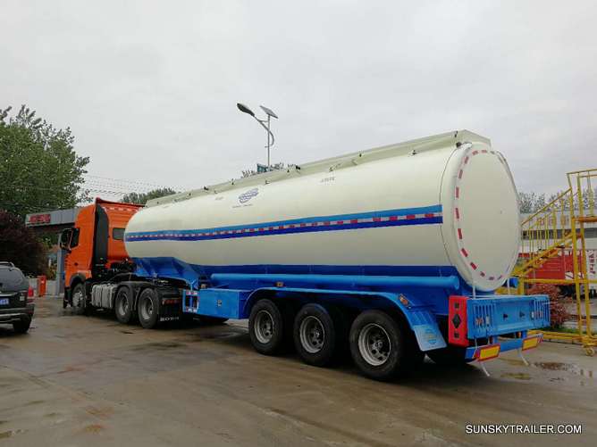 Remorque de ravitailleur de carburant Sunsky prête à livrer au port de Dar Es Salaam, en Tanzanie