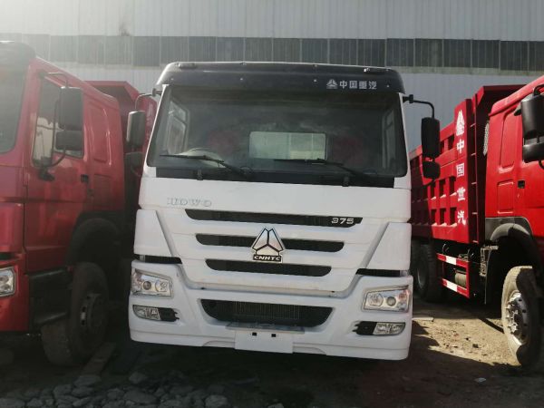 chine howo tracteurs routiers d'occasion en promotion